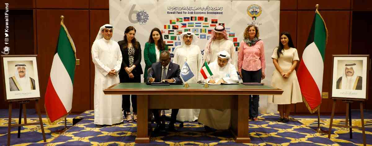 توقيع إتفاقية منحة لتمويل مشروع دعم الأمهات وحديثي الولادة في المناطق المتضررة من النزاع في الجمهورية اليمنية