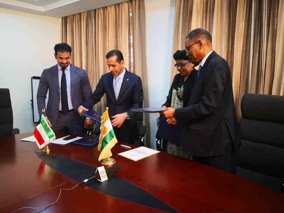 توقيع إتفاقية قرض للإسهام في تمويل مشروع طريق لوغا - دوتشي في جمهورية النيجر